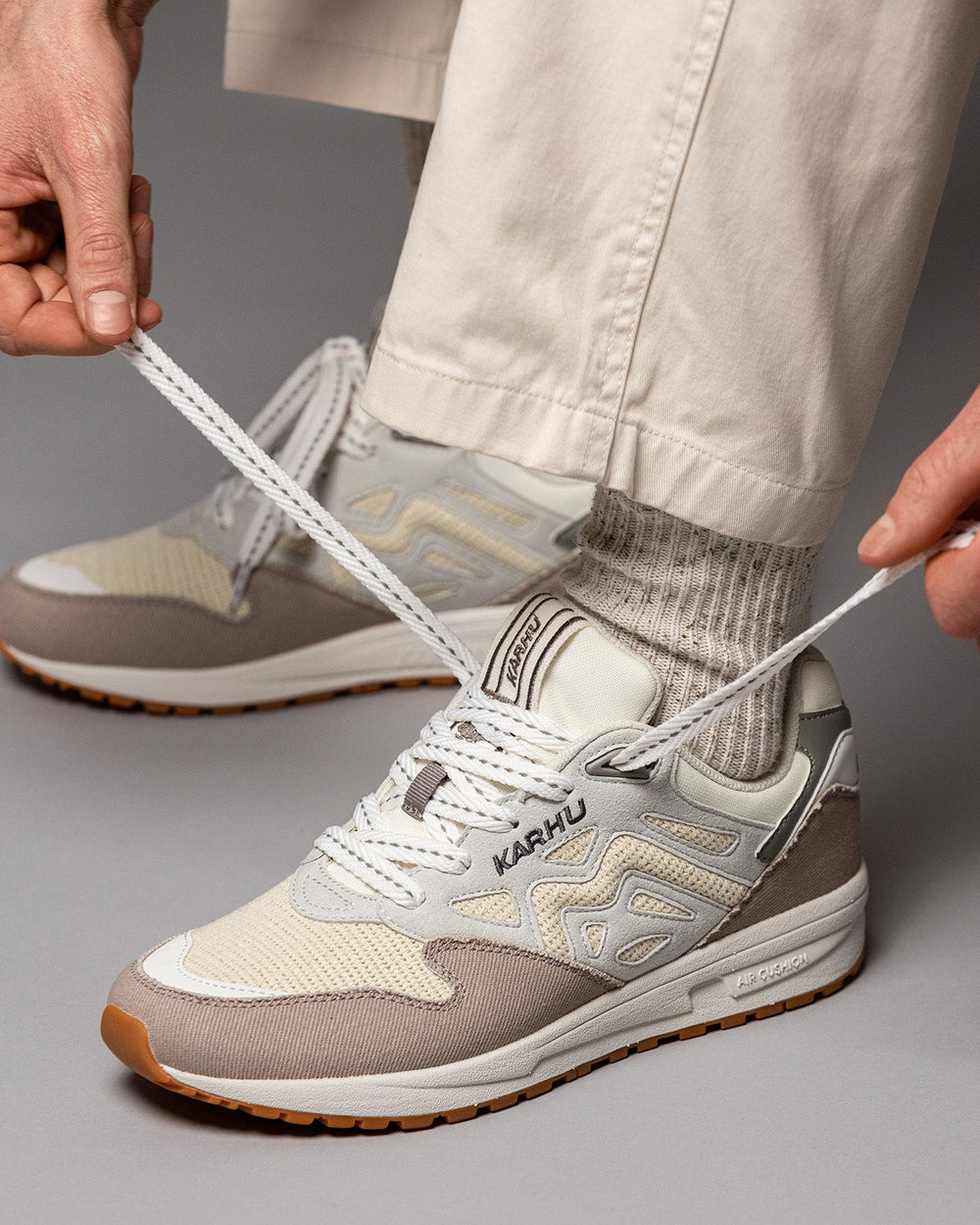 Karhu Legacy 96 – Atmosphere / White Asparagus