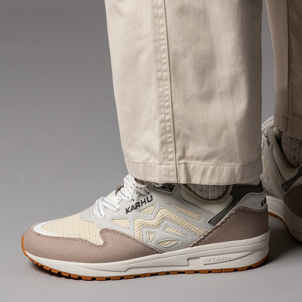 Karhu Legacy 96 – Atmosphere / White Asparagus