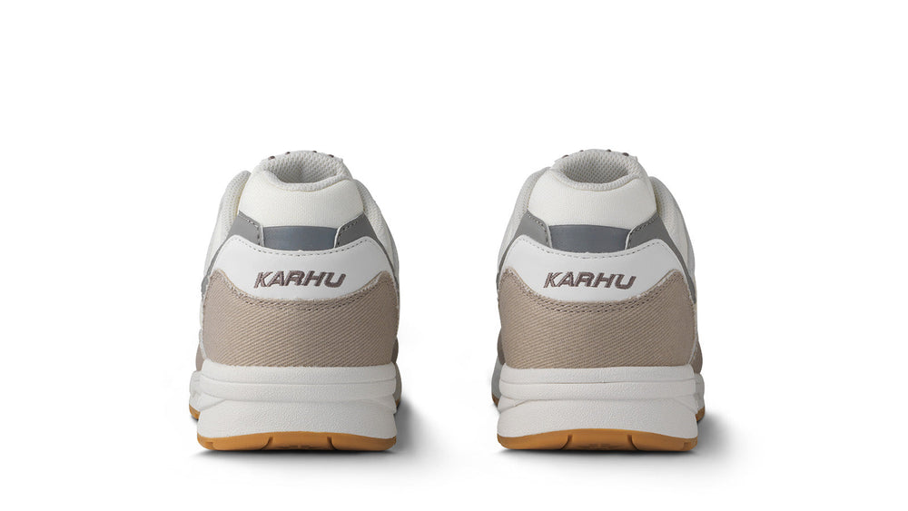 Karhu Legacy 96 – Atmosphere / White Asparagus