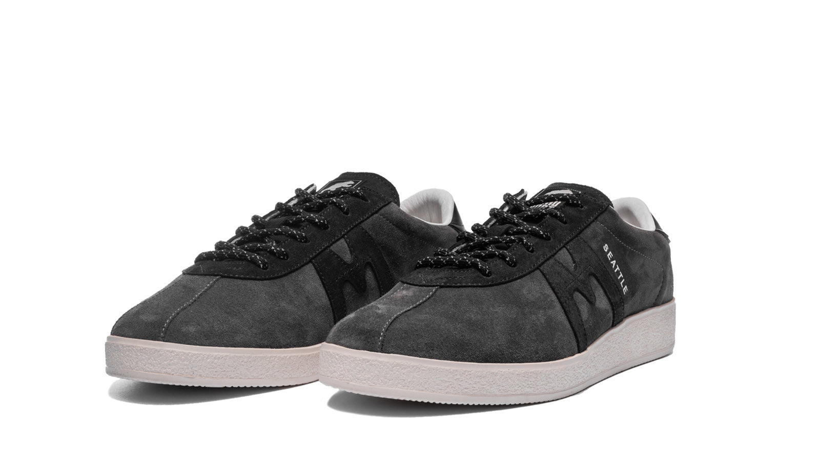 KARHU X LIKELIHOOD TRAMPAS "SEATTLE BELIEF" - LAVAGNA / OFF BLACK – Karhu US