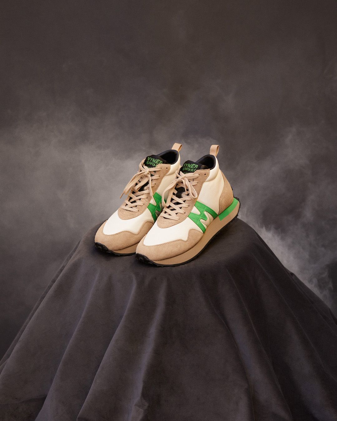 Karhu x vyner ''m-runner'' - smoke gray / snow white – Karhu US