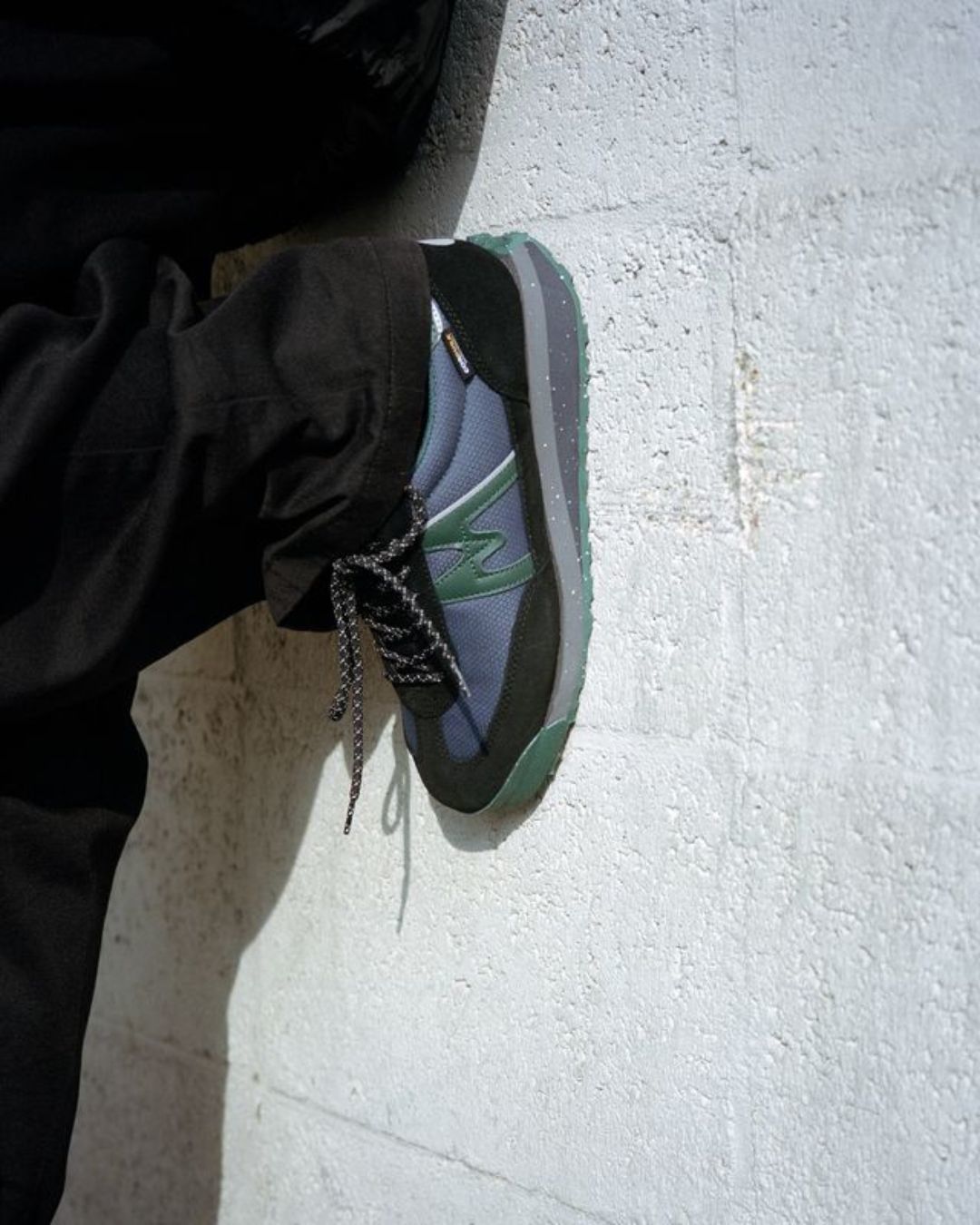 KARHU Mestari Control Caviar / Rain Forest F840013