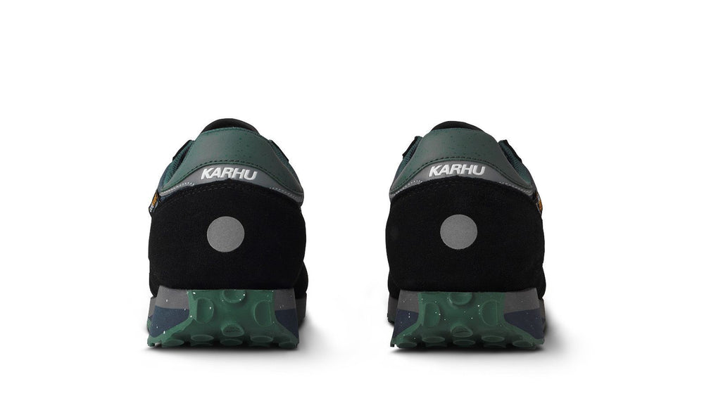KARHU Mestari Control Caviar / Rain Forest F840013