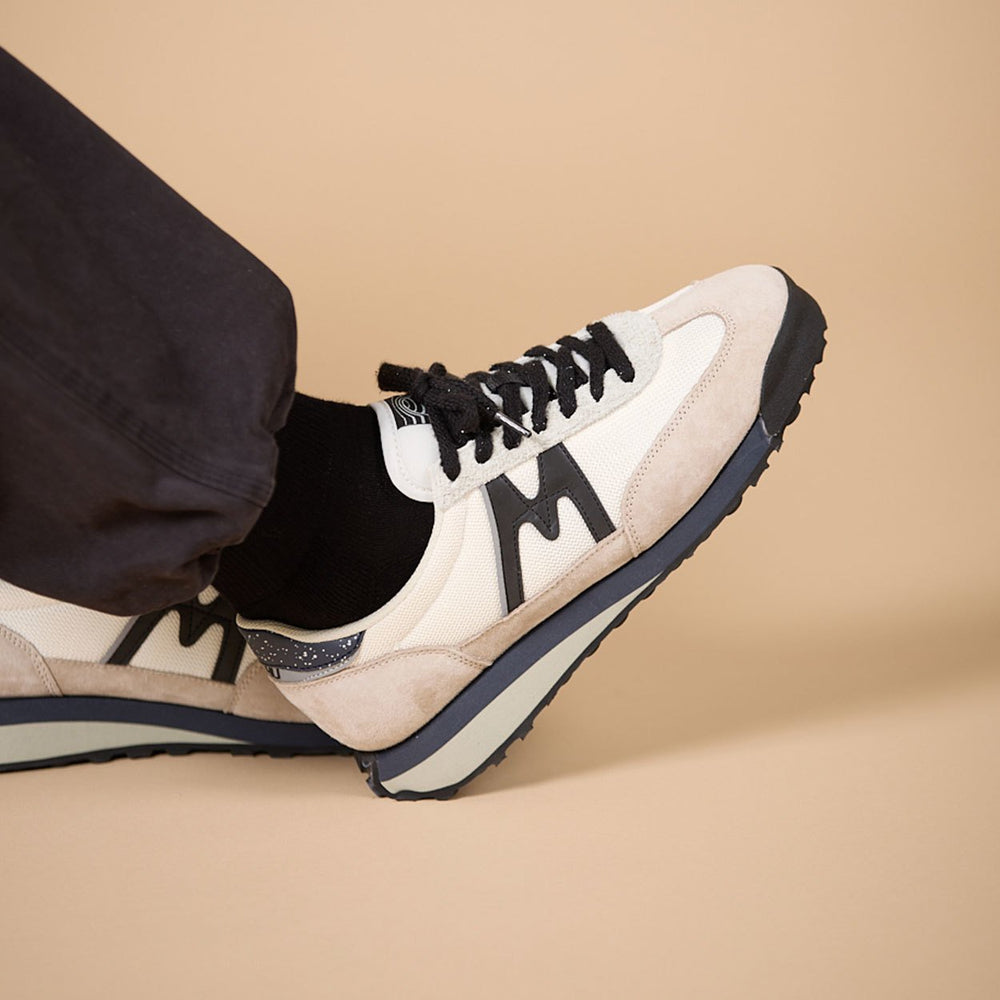 Karhu Mestari Silver Lining / Jet Black