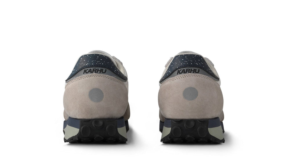 Karhu Mestari Silver Lining / Jet Black