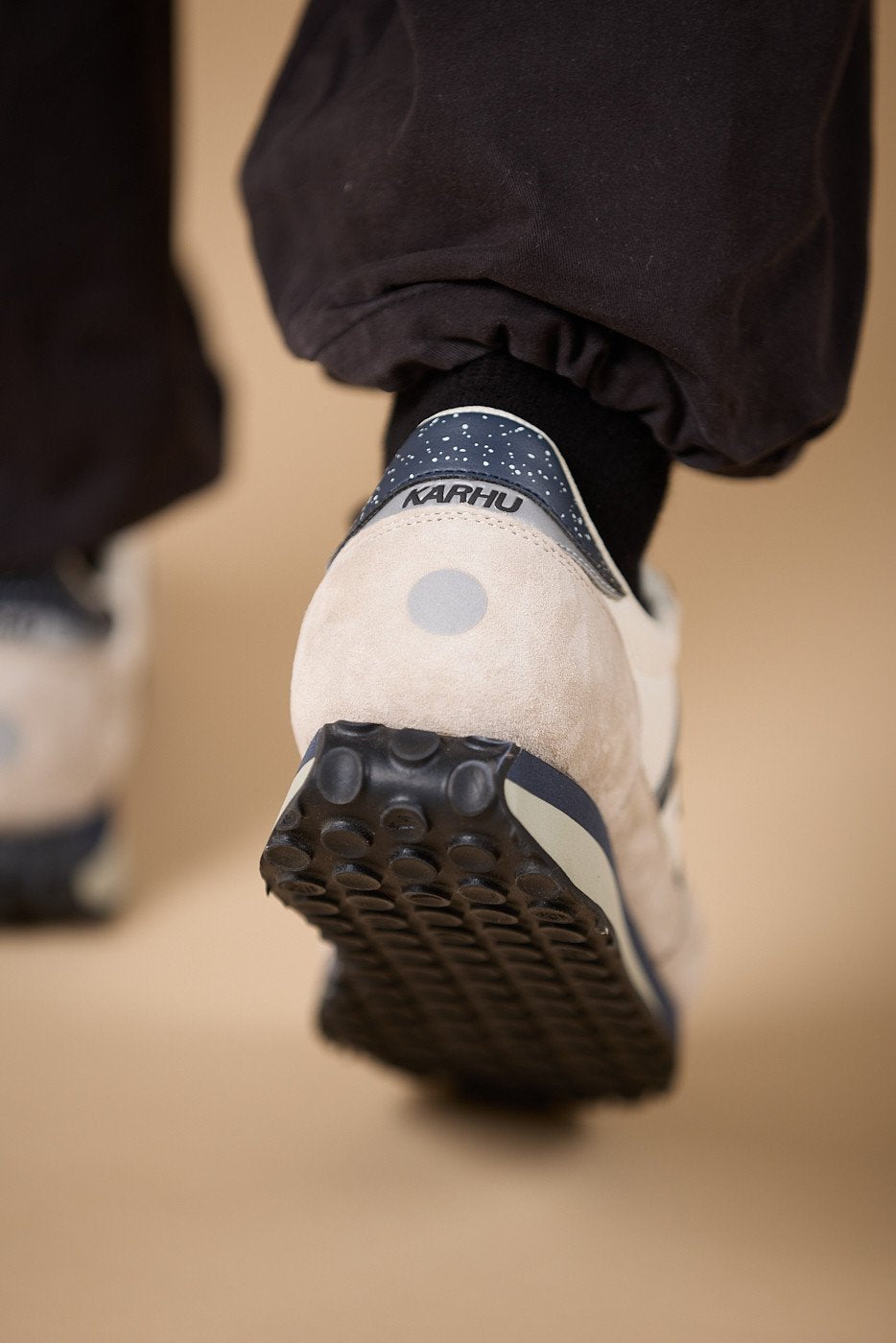Karhu Mestari Silver Lining / Jet Black