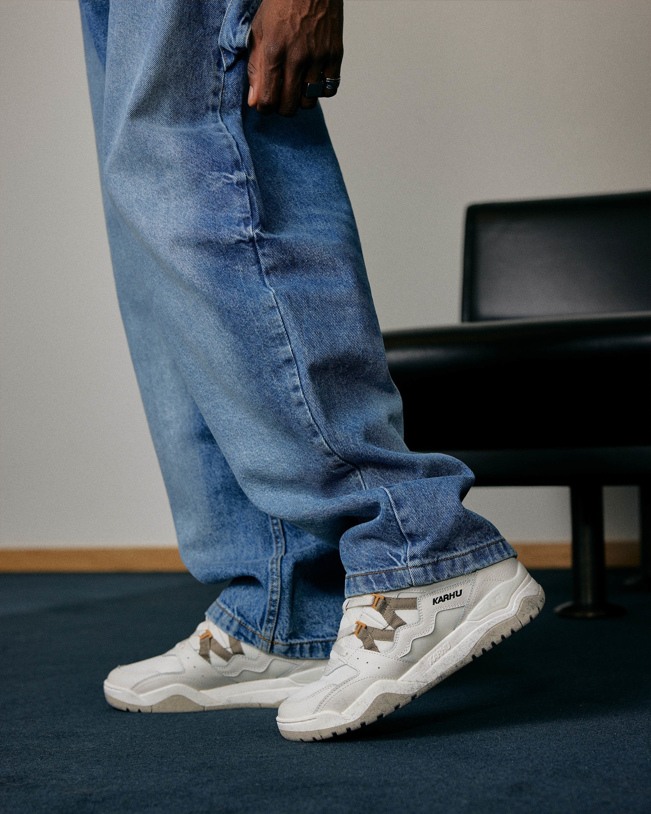 Karhu Fusion XT – Blanc de Blanc / Vintage Khaki – Karhu US