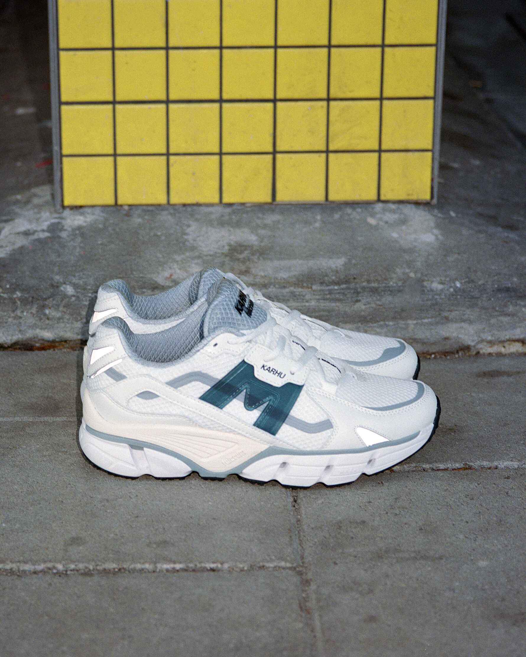Karhu Super Fulcrum White / Deep Navy - Lifestyle shoes – Karhu US