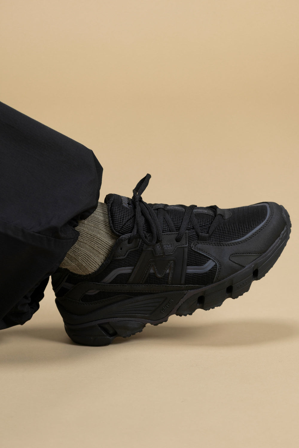Karhu Super Fulcrum Black / Black - Lifestyle sneakers – Karhu US