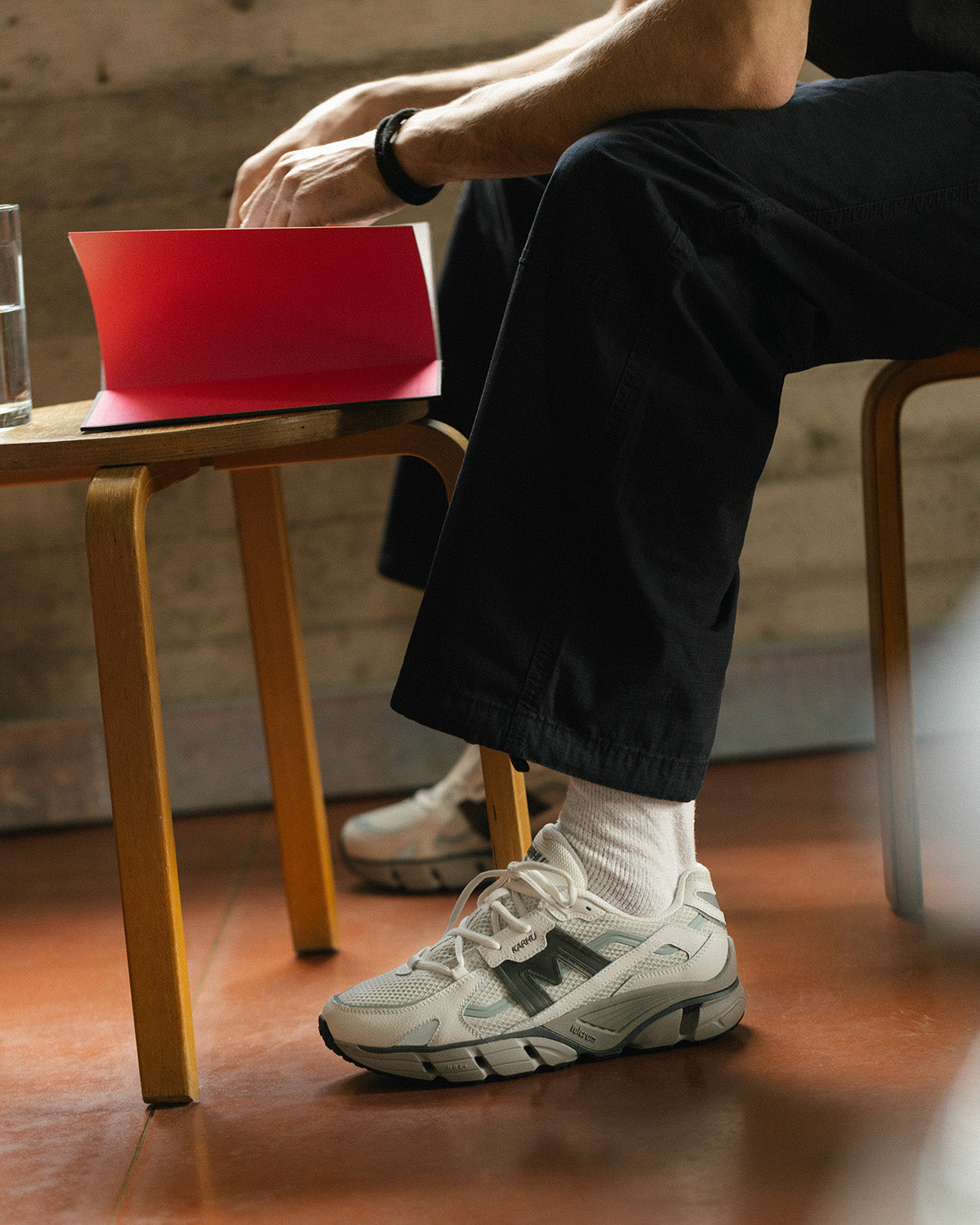 Karhu Super Fulcrum Blanc De Blanc / Dark Gull Gray - Lifestyle – Karhu US