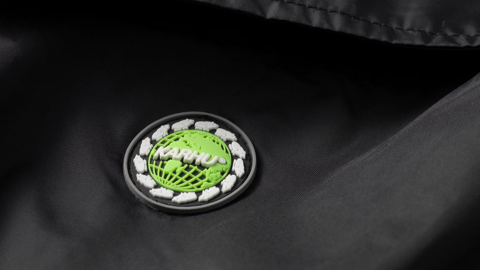 Karhu Worldwide Coach Jacket - Black