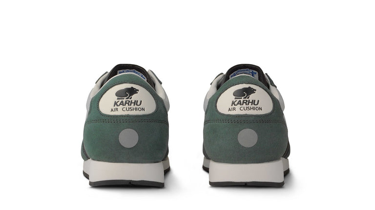 Albatross 82 | Men Karhu Albatross 82 Abbey Dark Forest / Caviar F807052 Sneakers