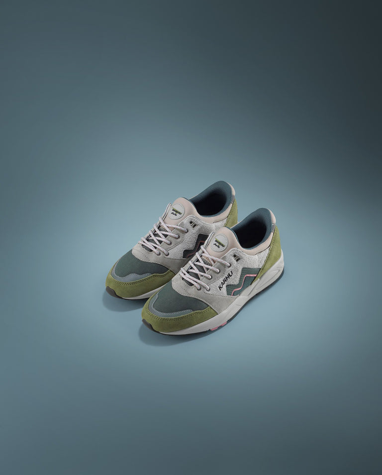 Aria 95 | Men Karhu Aria 95 - Sphagnum / Dark Forest