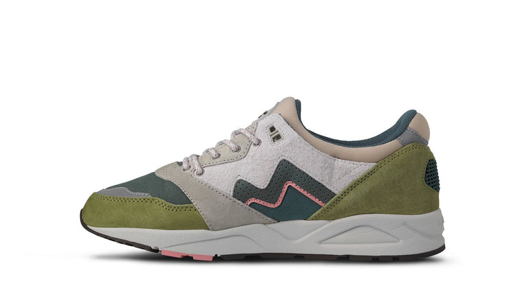 Aria 95 | Men Karhu Aria 95 - Sphagnum / Dark Forest