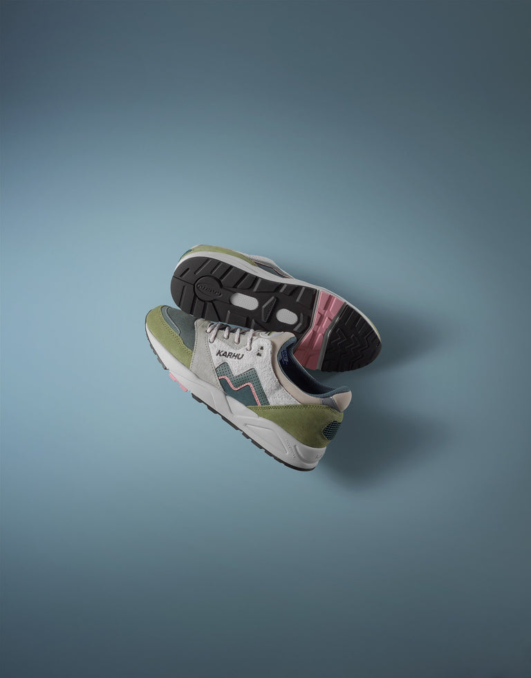 Aria 95 | Men Karhu Aria 95 - Sphagnum / Dark Forest