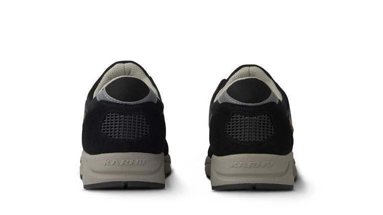 Aria 95 | Men Karhu KARHU Aria 95 Caviar / Vintage Khaki F803118 Sneakers