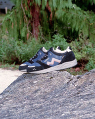 Aria 95 | Men Karhu KARHU Aria 95 Caviar / Vintage Khaki F803118 Sneakers