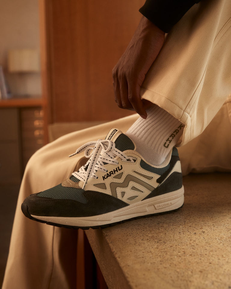 Legacy 96 | Men Karhu KARHU Legacy 96 Gunmetal / Abbey Stone